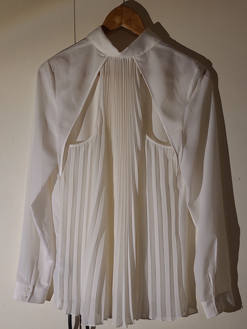 Guess Women's Cream-White Long Sleeve Dress Shirt